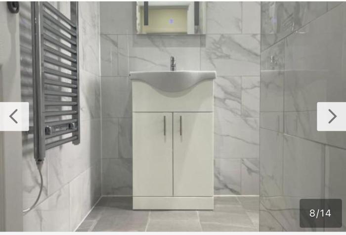 Croydon Luxury Apartment