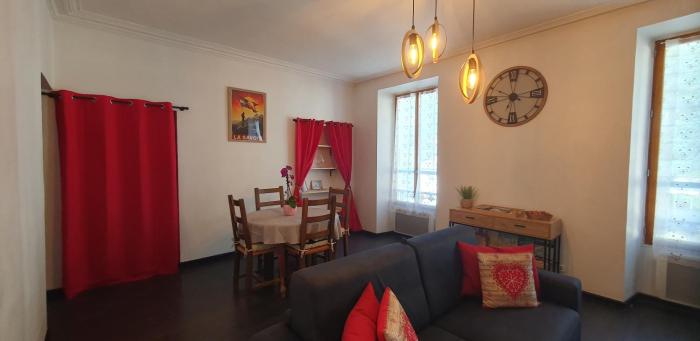 le galeta cosy calme et chaleureux avec vue sur la montagne