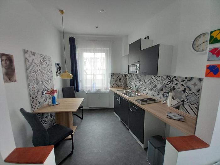 neue Ferienwohnung im roten Haus - Erdgeschoß, nur 350m zur Therme