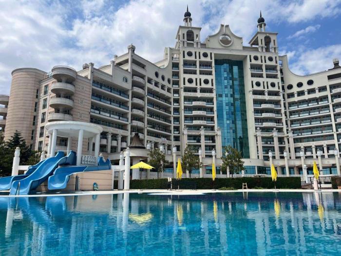 Luxurious Apartment with sea view