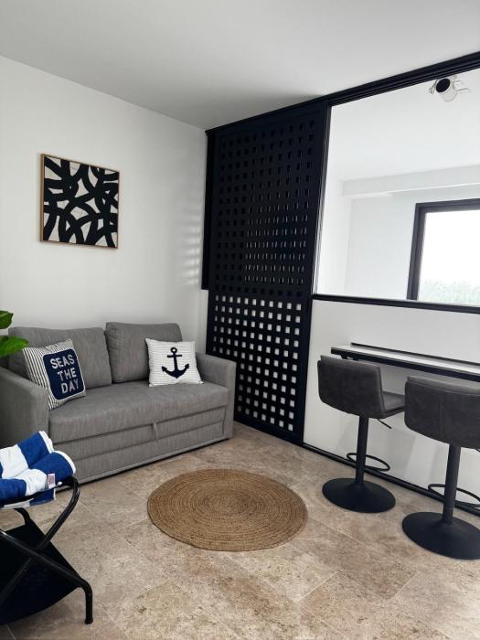 Romantic Ocean View 1BR,Fast WiFi & 2 min to Beach