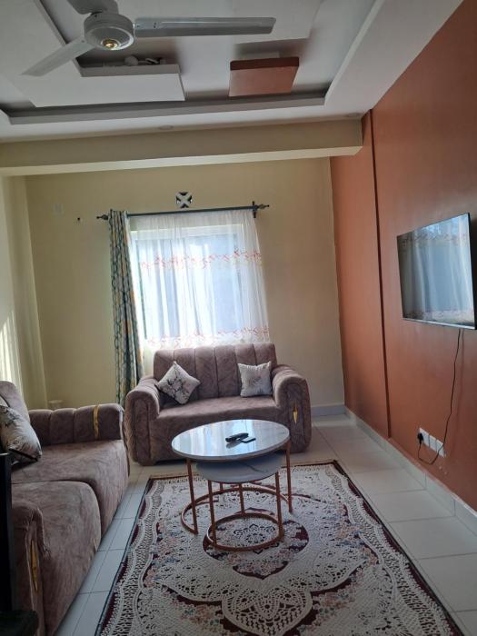 cutesy 3 bedroom apartment