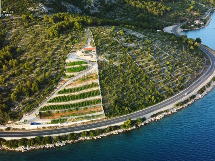 House REX - Poljica Marina, with a private pool