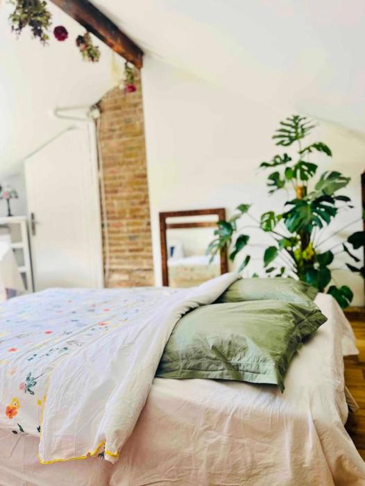 2 bedrooms greatly located