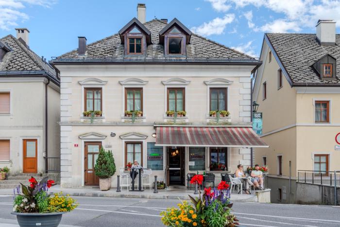 Apartmaji Gašperčič, NEJC