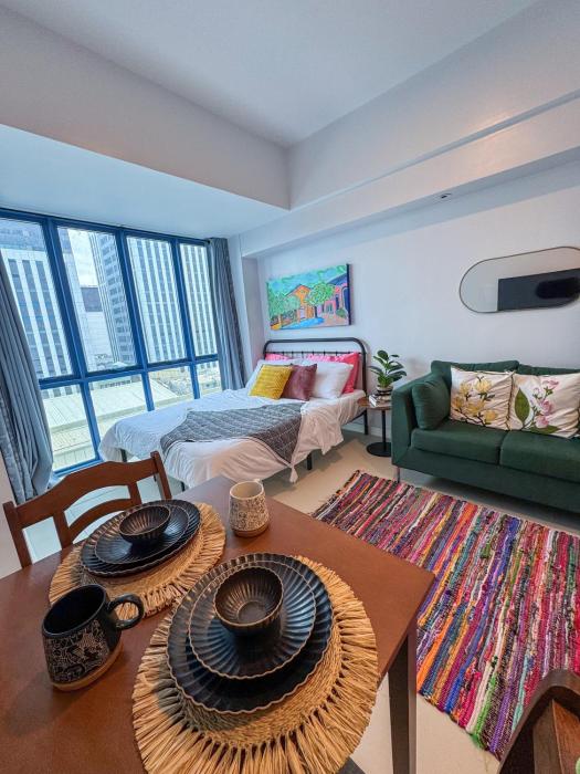 VIDA VERDE at 38 Park Avenue - 5 minutes walk to Ayala Central Bloc, with Infinity Pool, Fast Wi-Fi, Gym, & City Views inside Cebu IT Park