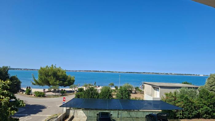 Apartments Elvir Vrsi