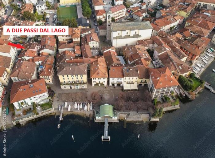 A due passi dal lago