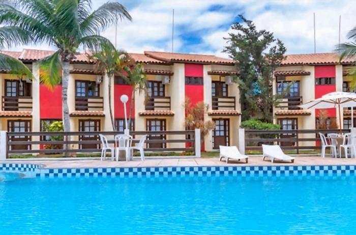 Apartamento Condomínio com Piscina