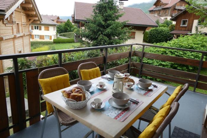 Apartment with balcony village centre