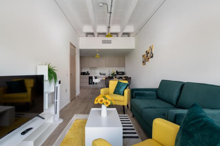 Spacious and Quiet with Free Parking Ideal for Families and Business Stays