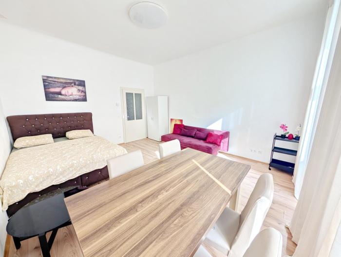 Charming Stay - Close to Vienna Attractions MZ18