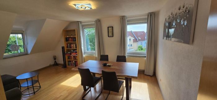 Drei Zimmer Appartment mit Küche & Bad