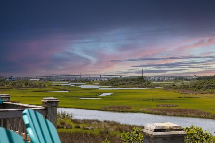 Westinn Away- Elegant Coastal Sound Retreat