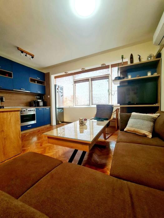 Seaview Escape – 1BR Next to Sea Garden