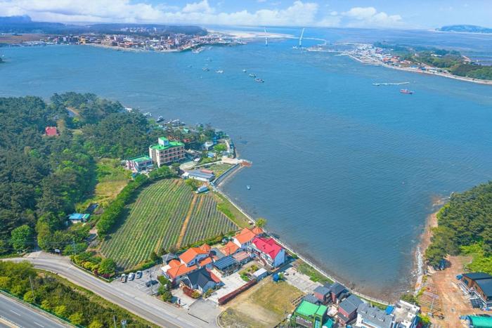 West Sky Pension Anmyeondo