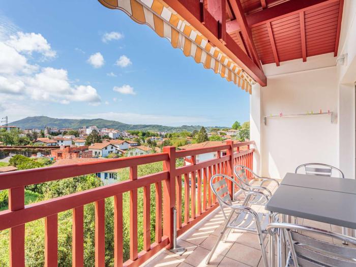 Appartement avec balcon et parking à Hendaye - FR-1-2-448