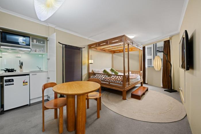 The Woodtopia Studio | CBD | Gym | Pool