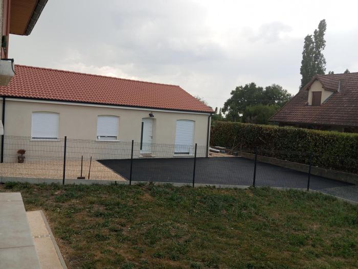 maison de campagne avec terrasse et vue dégagée