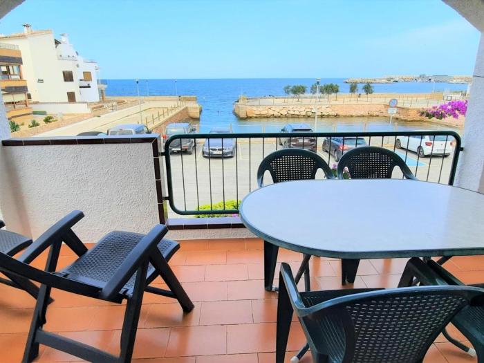 Apartamento Excelente en Primera Línea de Mar en Sant Carles, Llançà - ES-170-73