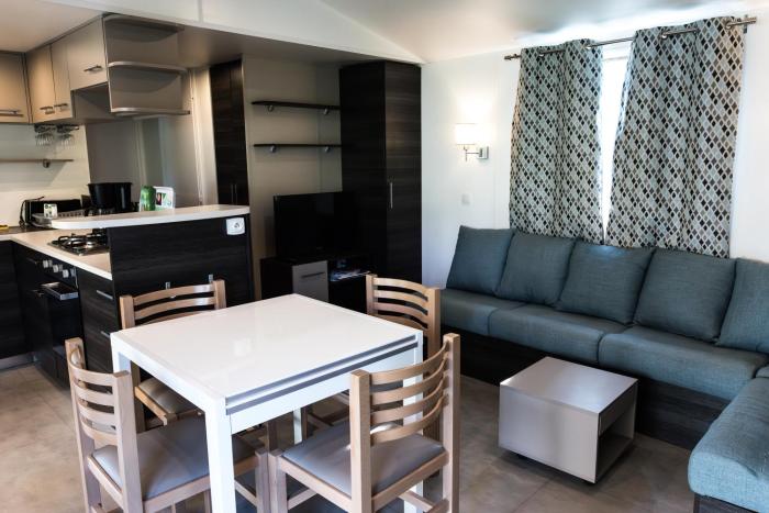 Mobile home confort Fréjus camping 4 étoiles suite parentale 6-8 personnes