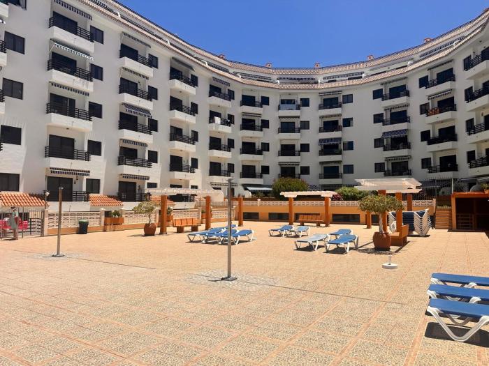 Pambnb - Cozy Beachfront Apartment with Pool