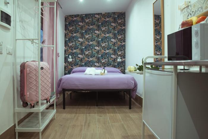 Independent C with Bathroom and Break Corner