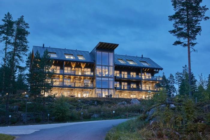 Naava Chalet Loft 303 - kaksikerroksinen lasiseinähuoneisto järvinäköalalla