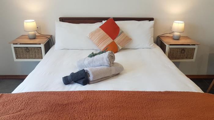 Montagu Meander is a cozy flat for work and play with Wi-Fi and secure parking