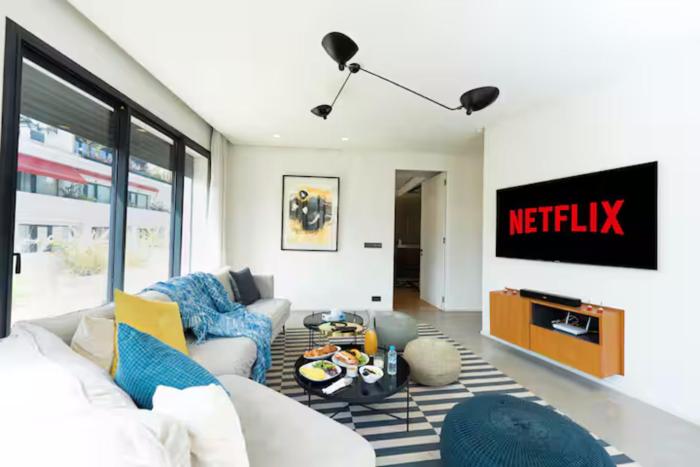 Elite Penthouse in Racine City View Terrace & Luxury