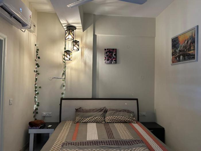 Nivaas Cozy 1BHK Stay near Airport Road
