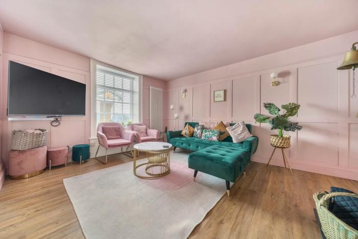 Georgian Coach House in a Prime Location in Deal