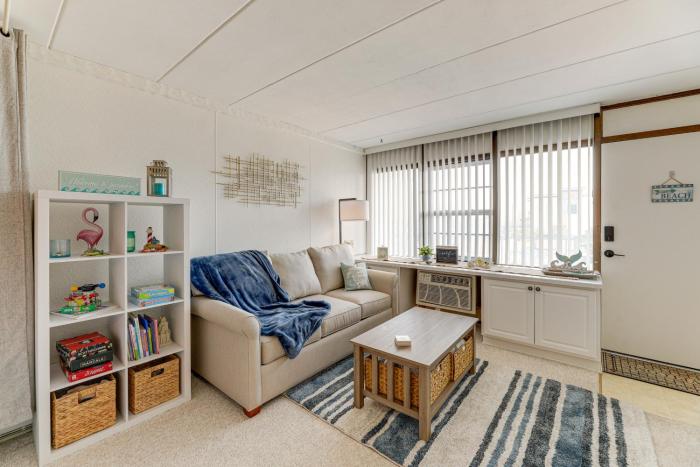 1 Block to Beach! Ocean City Condo w Pool Access