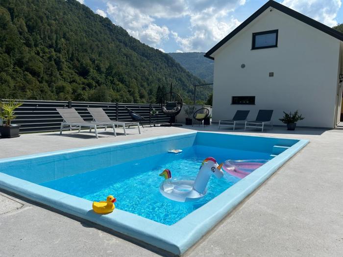 HOLIDAY HOUSE - River Bača