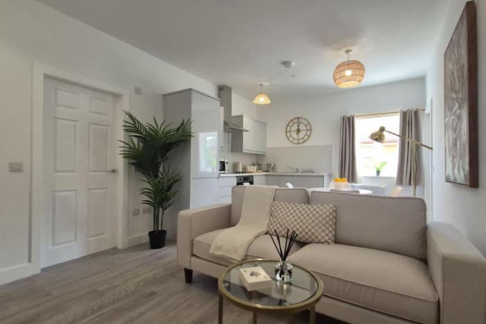 Flat 8, Cupar Apartments.