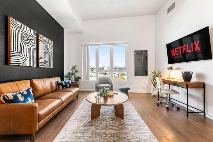 Central LA Hideaway, Steps from Japanese Village