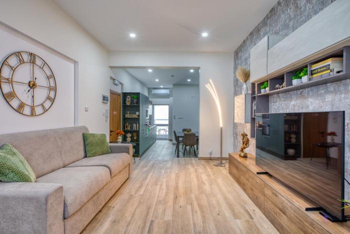 Boutique Apartment - Stylish Living By the Sea