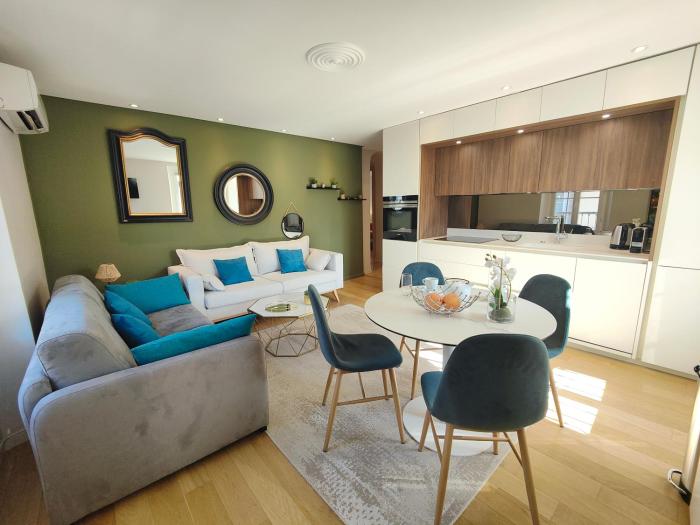 Cannes CENTRE CASANOVA MODERNE ENTRE RUE HOCHE ET RUE DANTIBES