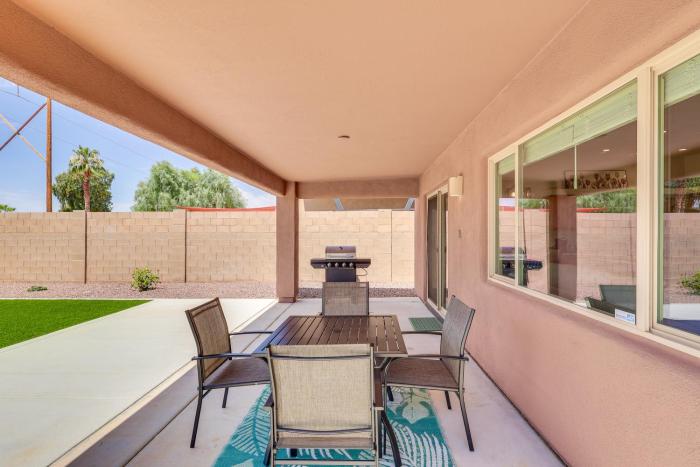 1 Mi to Golf Course: Yuma Oasis w Furnished Patio