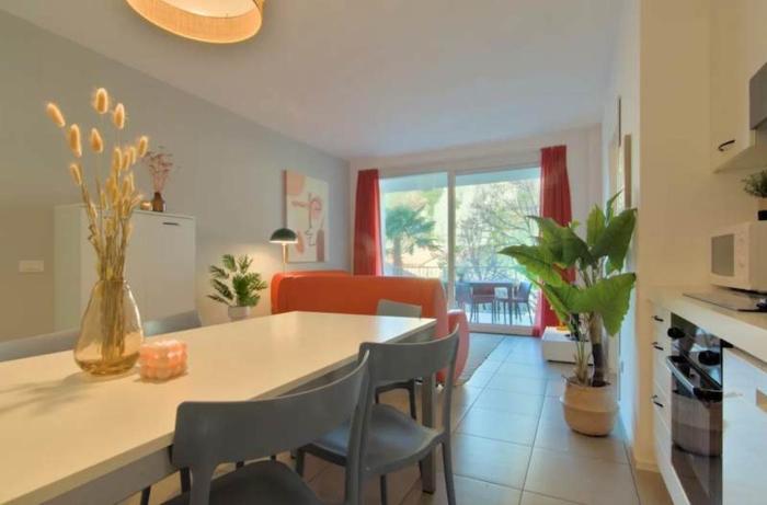 Italian Lakes 3 bedroom rental with pool