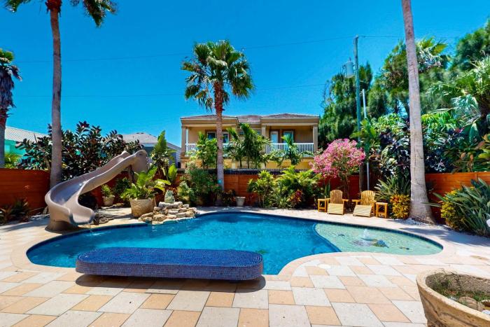 Momo’s Beach House