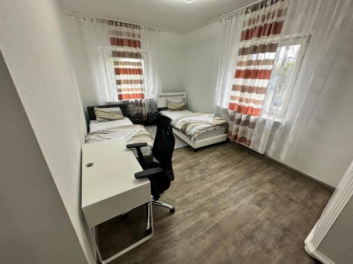 Double room and shared bathroom