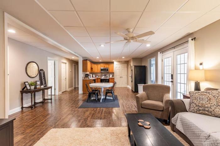 Cozy Country Poolside Getaway, 2BR, Near ATL