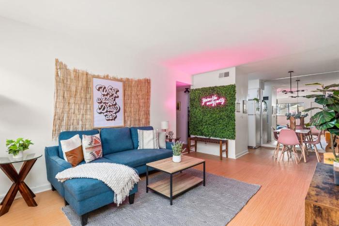 Dollys Dreamhouse, Mean Girls Retreat Unit 8