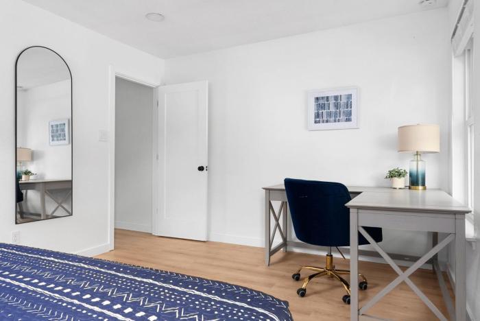 MCM Condo Near Downtown SoCo Pet Friendly