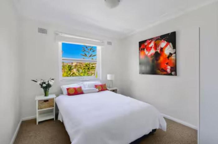 Yes, its true! Freshwater, 2 mins from beach