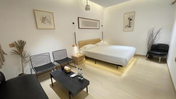 Family Suite in the Core Area of Phoenix Ancient Town