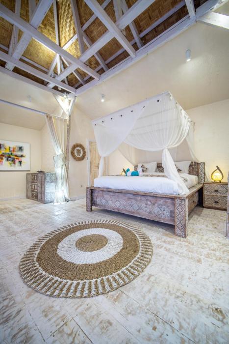 Summer Bungalow, Ideal for Families, One Room with 2 Beds, Separated Sleeping Corner, Shower, AC, 2 TVs