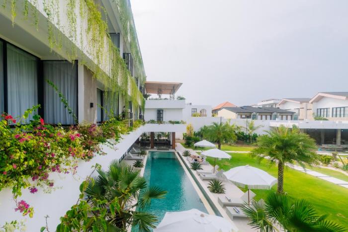 Octa Canggu Villa and Condotel