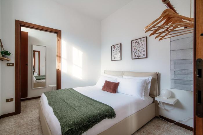 Apartment Piazza Roma by Quokka 360 - Within the Historic Walls of Como City